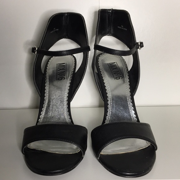 Heels - Picture 2 of 3